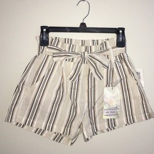100% cotton tied shorts